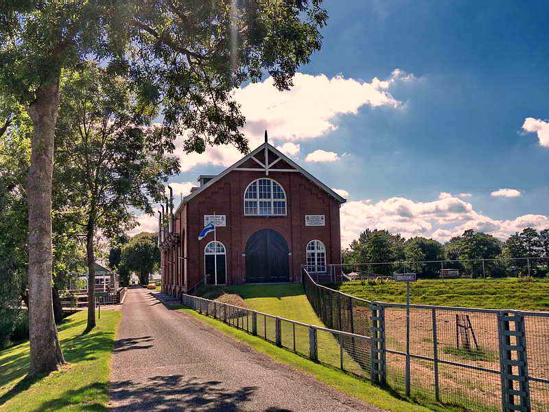 Electra, gemaal 'De Waterwolf', aan het Reitdiep (bij Lammerburen, gem. Zuidhorn), 9-7-2017