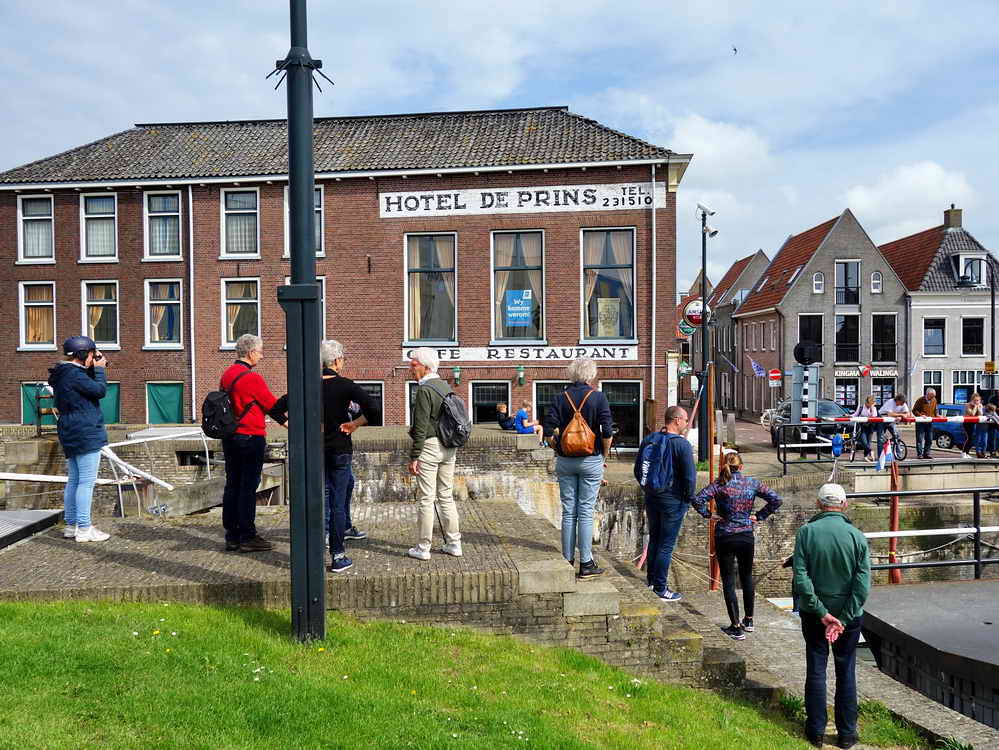 Makkum, schutsluis van en naar IJsselmeer, 11-5-2021 Makkum, schutsluis van en naar IJsselmeer, 11-5-2021